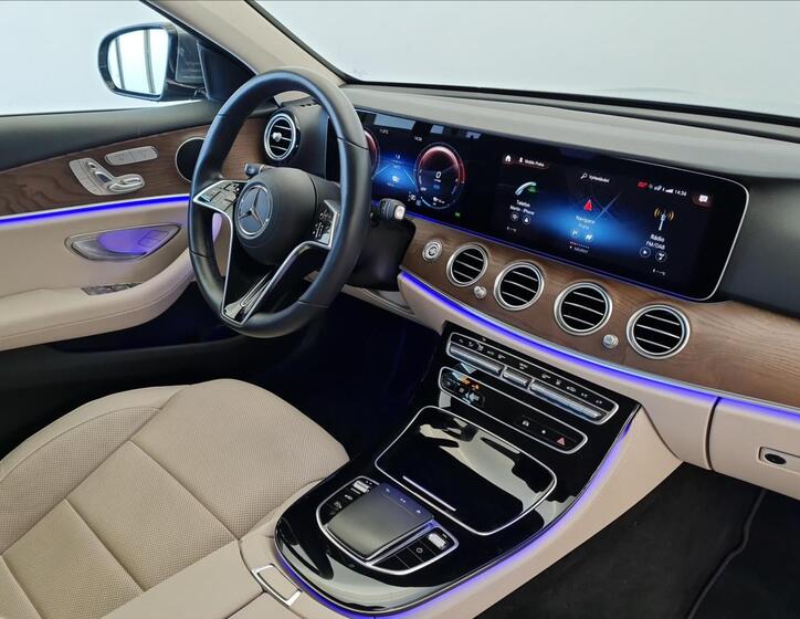 Mercedes-Benz Třídy E 18