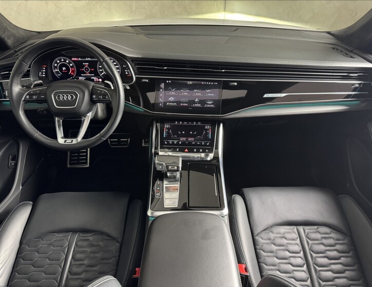 Audi RS Q8 22