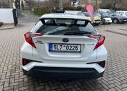 Toyota C-HR SUV / Terénní 1,8 l 72 kw