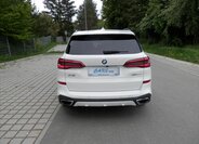 BMW X5 8