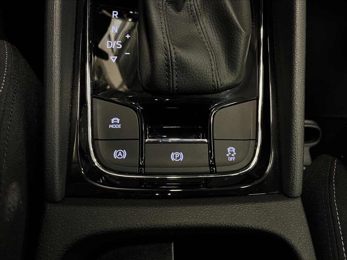 Škoda Karoq SUV / Terénní 1,5 l 110 kw