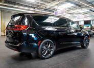 Chrysler Pacifica 10