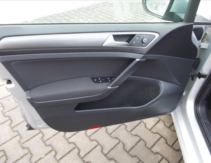 Volkswagen Golf Hatchback 1,6 l 77 kw