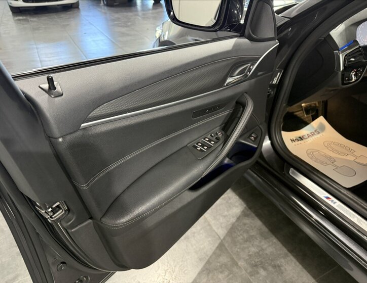 BMW Řada 5 Kombi 3,0 l 210 kw