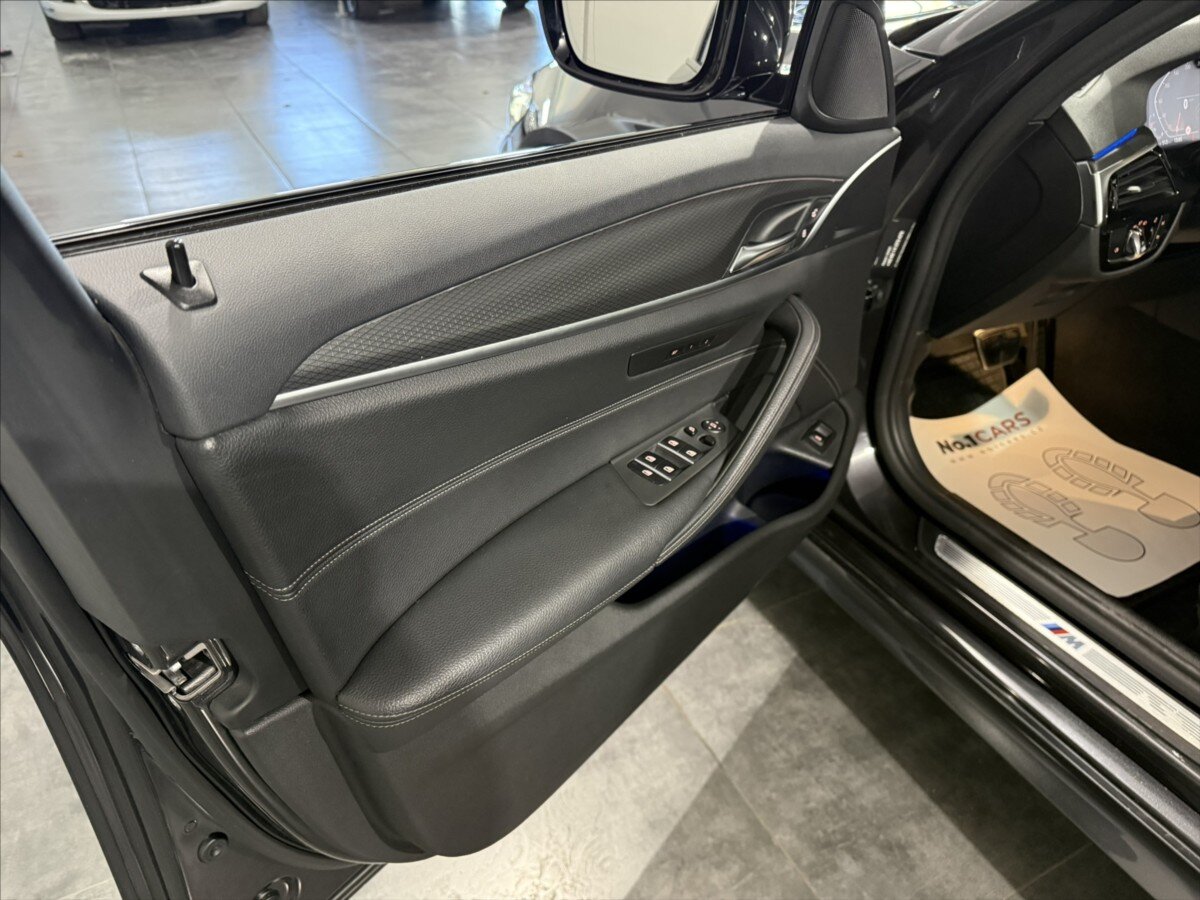 BMW Řada 5 Kombi 3,0 l 210 kw