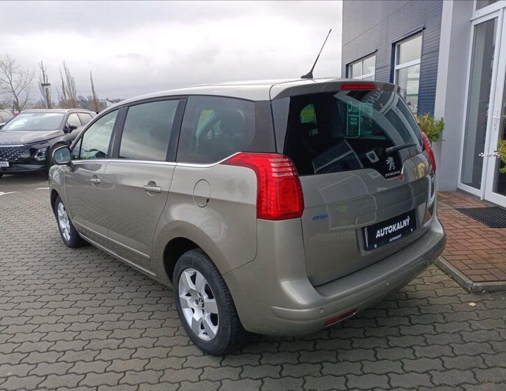Peugeot 5008 SUV 1,6 l 88 kw