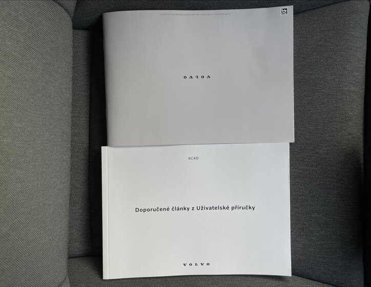 Volvo XC40 SUV / Terénní 2,0 l 145 kw