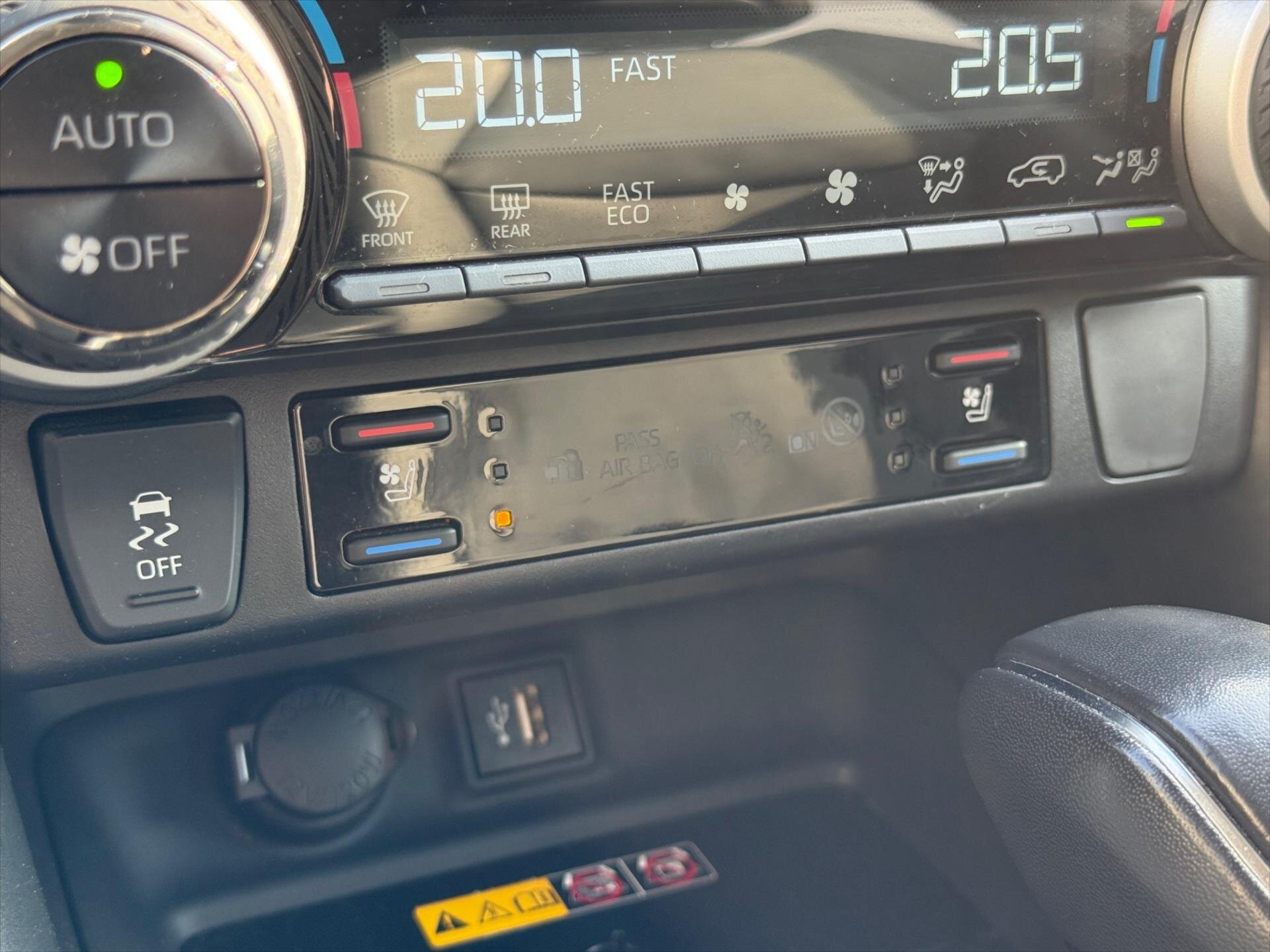 Toyota RAV4 SUV / Terénní 2,5 l 131 kw