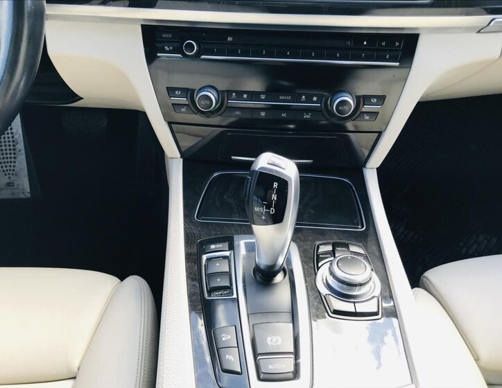 BMW Řada 7 Sedan / Limuzína 3,0 l 190 kw