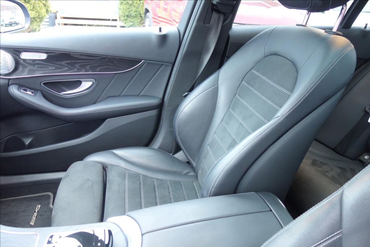Mercedes-Benz Třídy C Sedan / Limuzína 2,0 l 143 kw