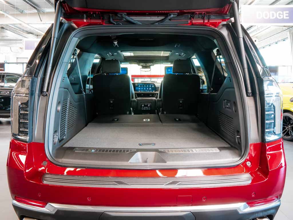 Chevrolet Suburban SUV 6,2 l 313 kw