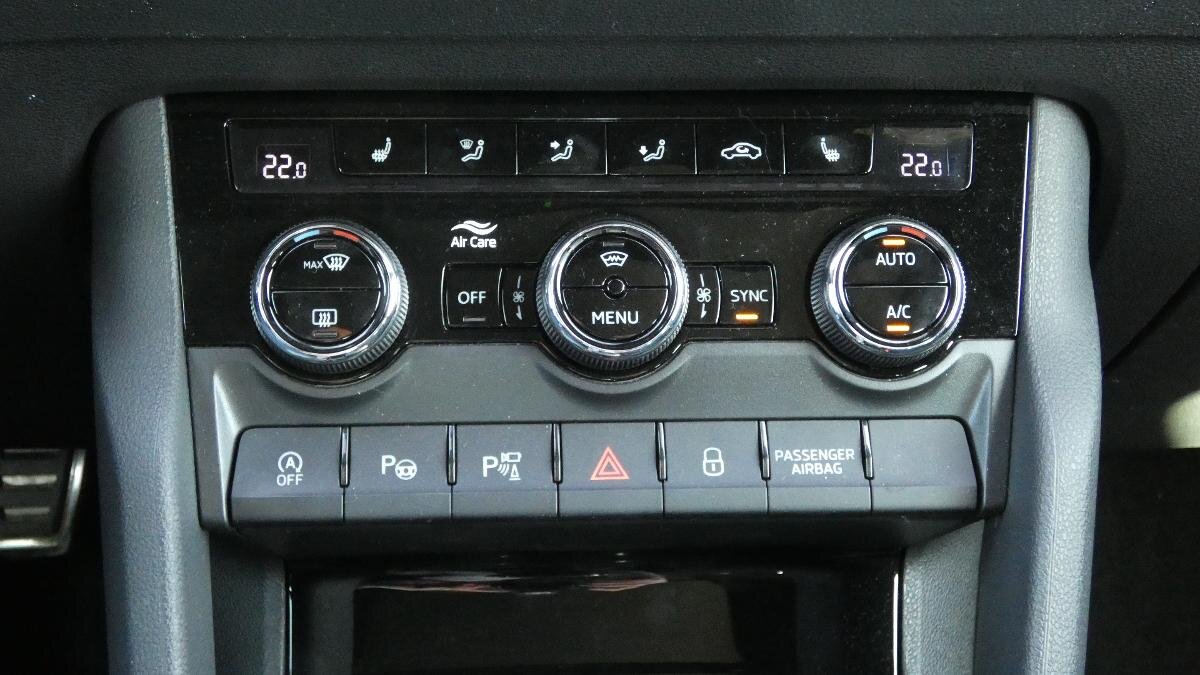 Škoda Karoq SUV / Terénní 1,5 l 110 kw