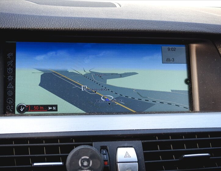 BMW Řada 5 Sedan 3,0 l 180 kw