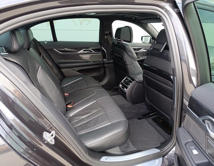 BMW Řada 7 Ostatní 3,0 l 250 kw