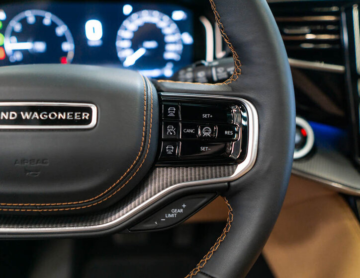 Jeep Grand Wagoneer SUV 6,4 l 351 kw