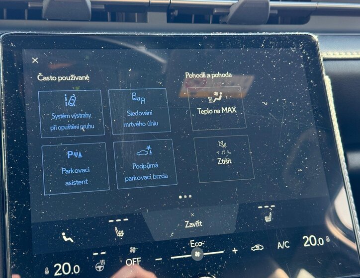 Lexus LBX SUV 1,5 l 67 kw