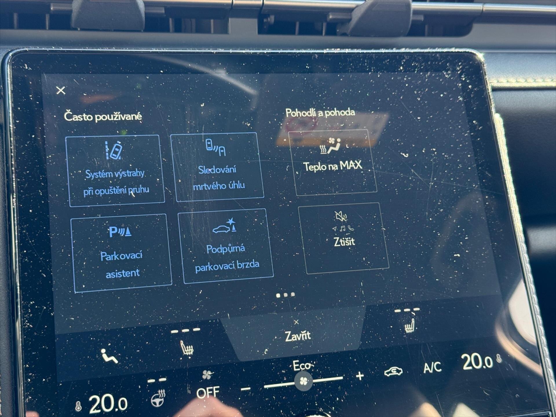 Lexus LBX SUV 1,5 l 67 kw