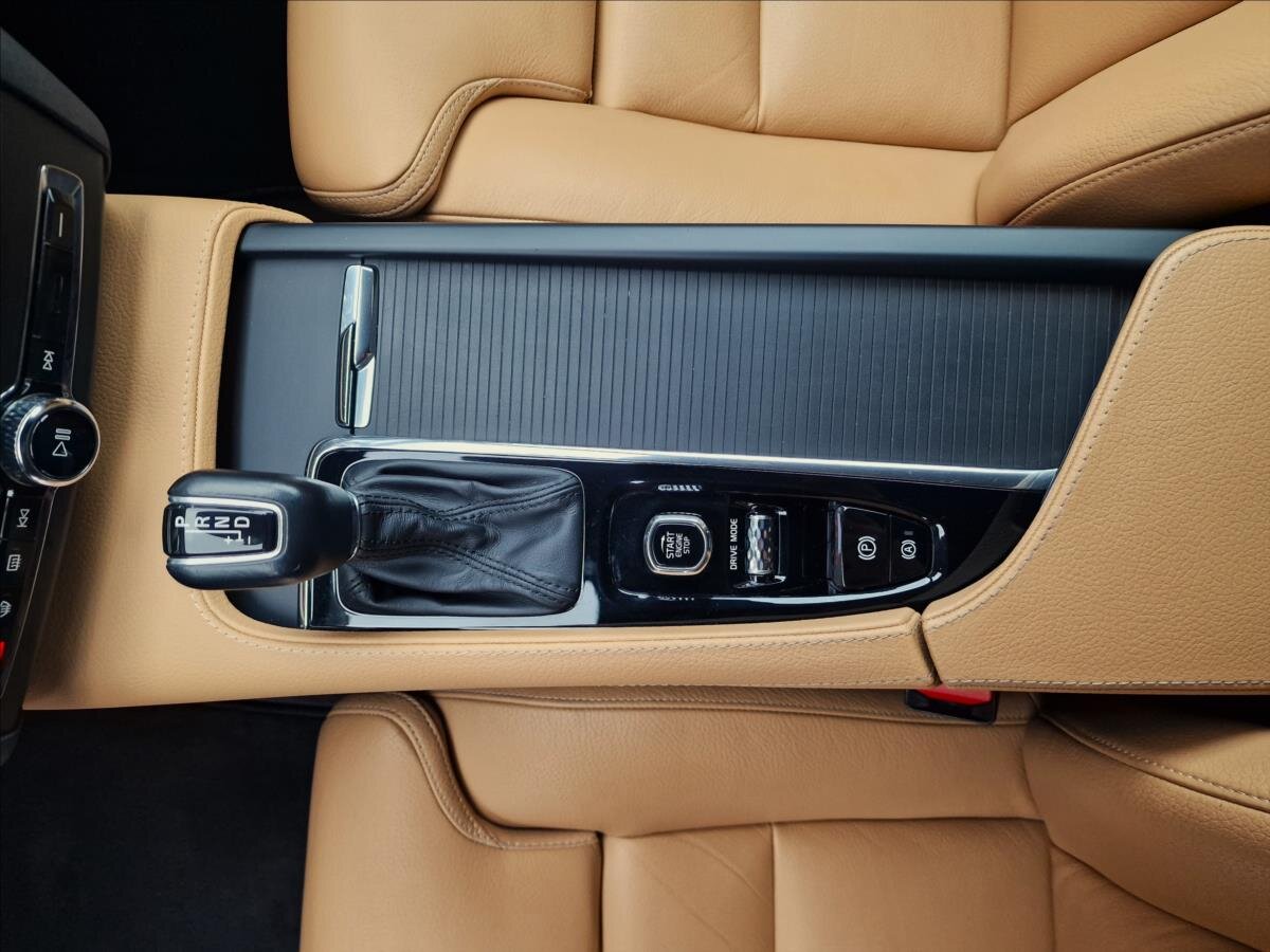 Volvo V90 Kombi 2,0 l 173 kw