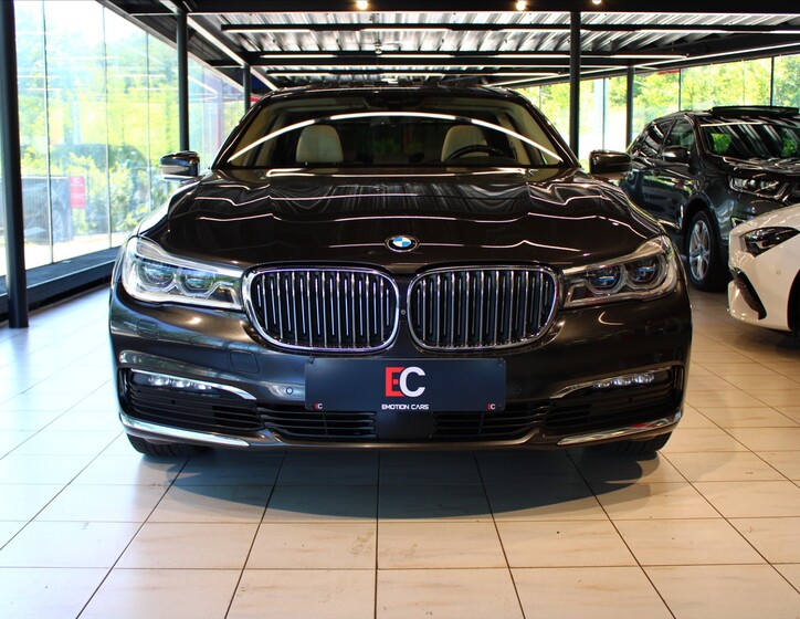 BMW Řada 7 2