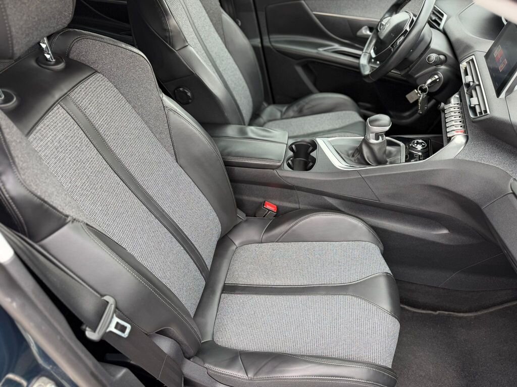 Peugeot 5008 SUV / Terénní 2,0 l 110 kw