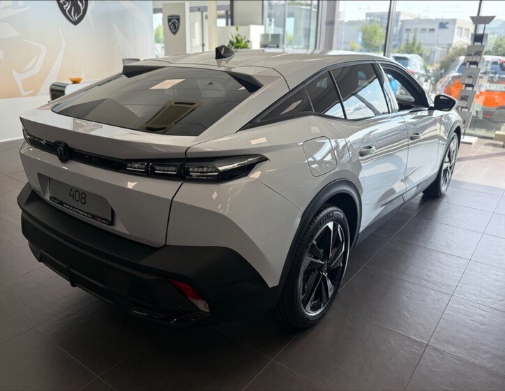 Peugeot 408 4