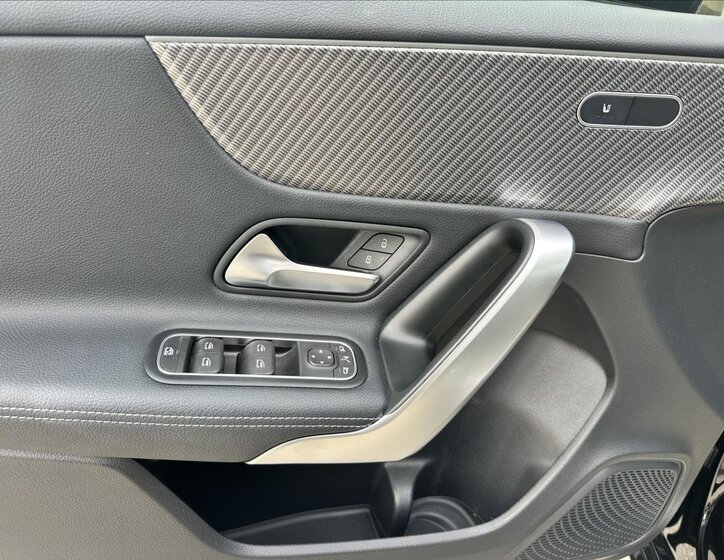 Mercedes-Benz Třídy A Hatchback 1,3 l 120 kw