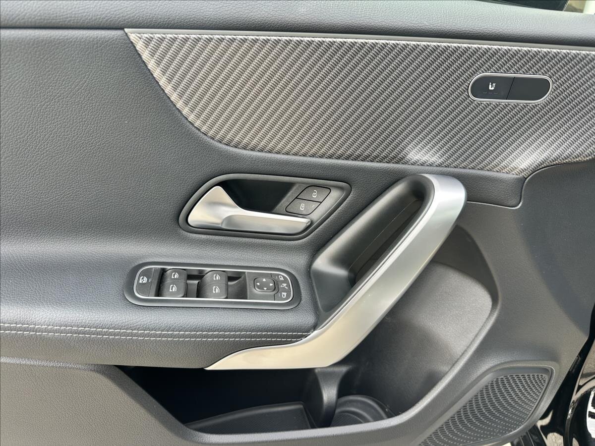 Mercedes-Benz Třídy A Hatchback 1,3 l 120 kw