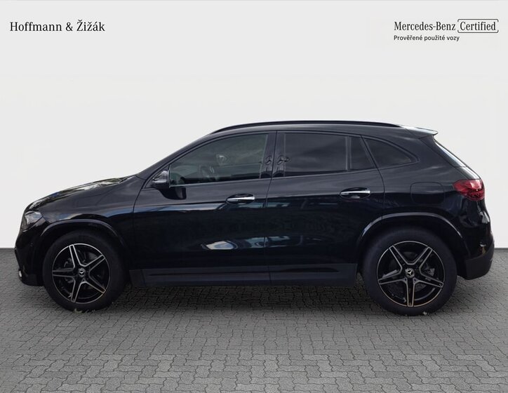 Mercedes-Benz GLA 8