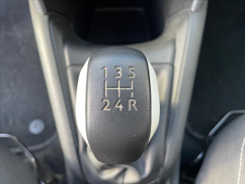 Peugeot 208 Hatchback 999,0 50 kw