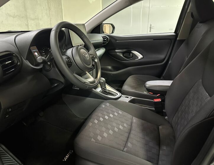 Toyota Yaris 9