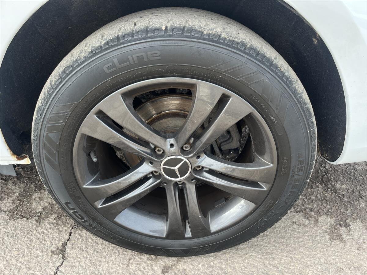 Mercedes-Benz Vito MPV 2,1 l 140 kw