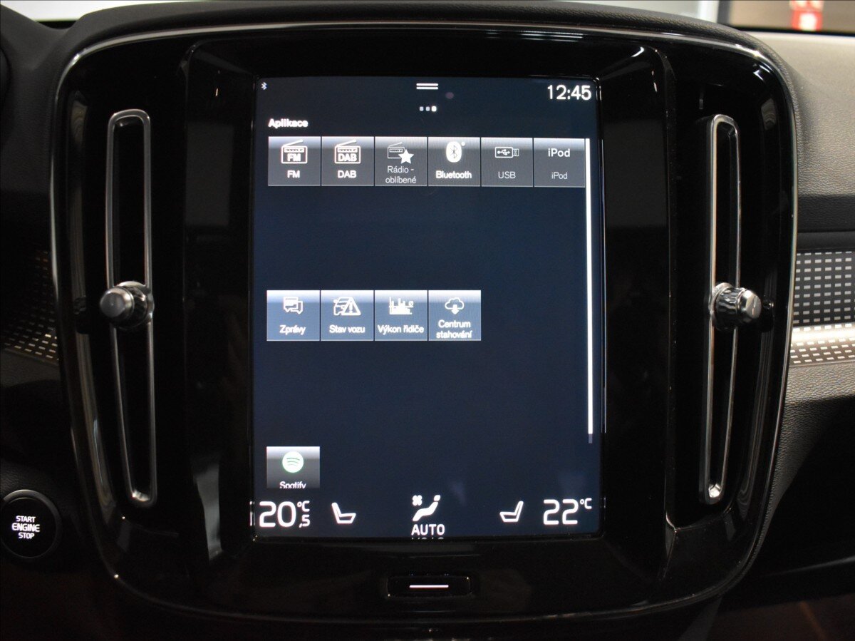 Volvo XC40 SUV 2,0 l 145 kw