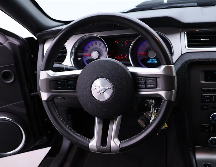 Ford Mustang Kupé 3,7 l 227 kw