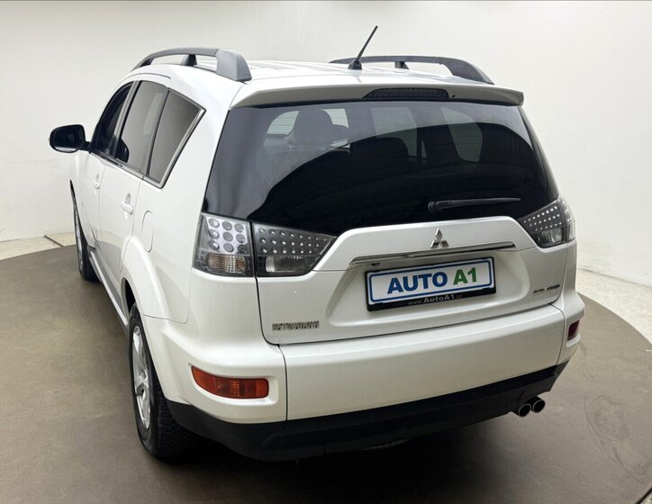 Mitsubishi Outlander SUV / Terénní 2,2 l 115 kw