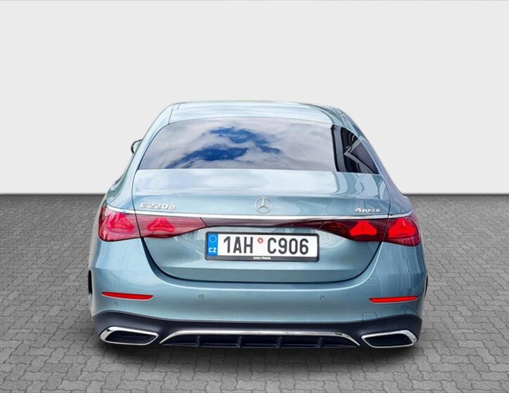 Mercedes-Benz Třídy E Sedan 2,0 l 145 kw
