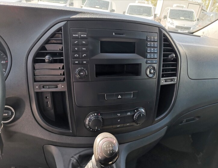 Mercedes-Benz Vito 9