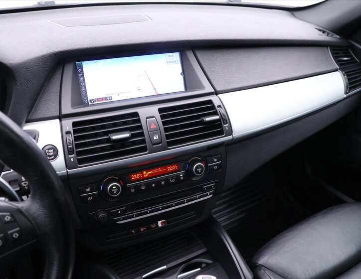 BMW X6 SUV 3,0 l 225 kw