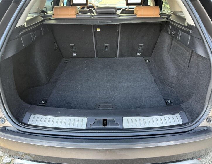 Land Rover Range Rover Velar 28