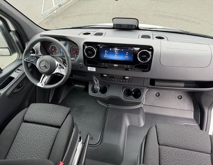 Mercedes-Benz Sprinter 8