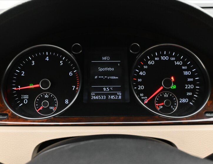 Volkswagen Passat CC Sedan 2,0 l 147 kw