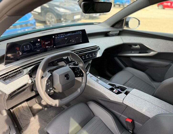 Peugeot 3008 SUV / Terénní 1,2 l 107 kw