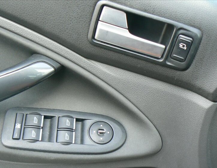 Ford Kuga SUV 2,0 l 100 kw