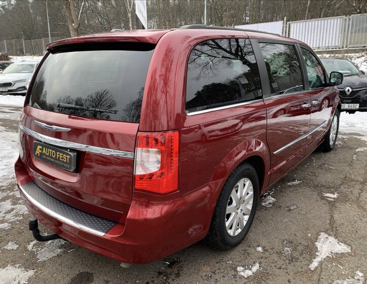 Chrysler Town & Country VAN-Minibus 3,6 l 211 kw