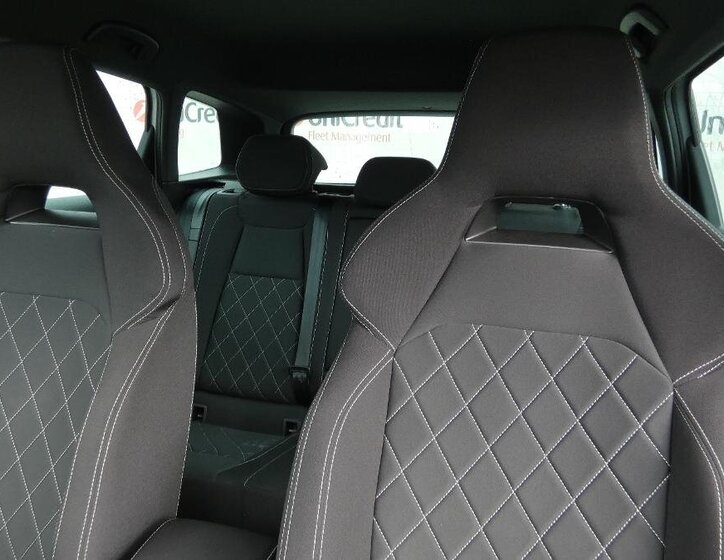 Škoda Karoq SUV / Terénní 1,5 l 110 kw