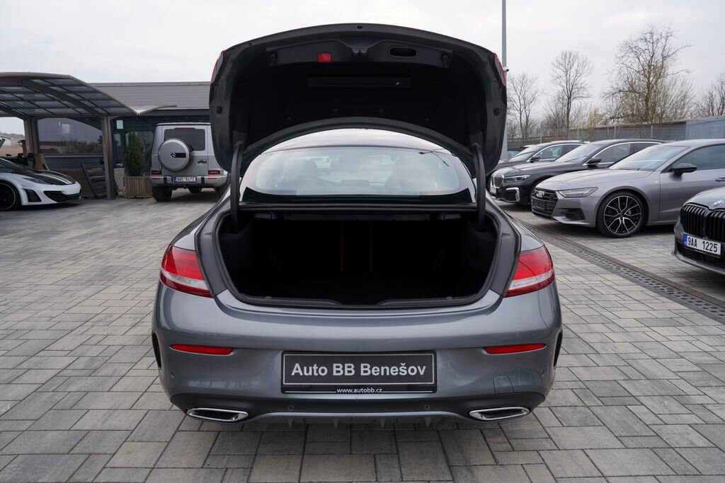 Mercedes-Benz Třídy C Kupé 2,1 l 150 kw