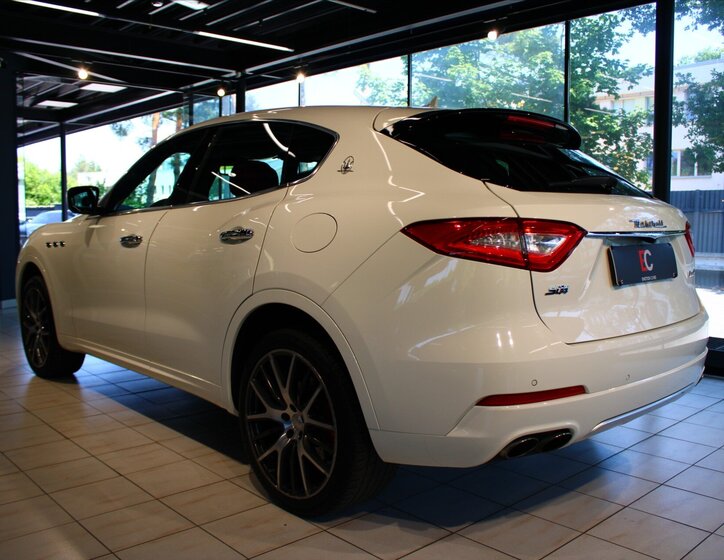 Maserati Levante SUV / Terénní 3,0 l 316 kw
