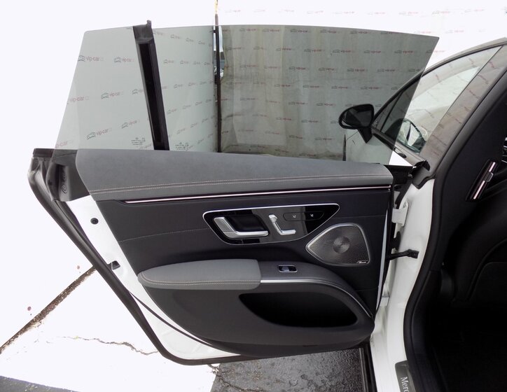 Mercedes-Benz EQS 12