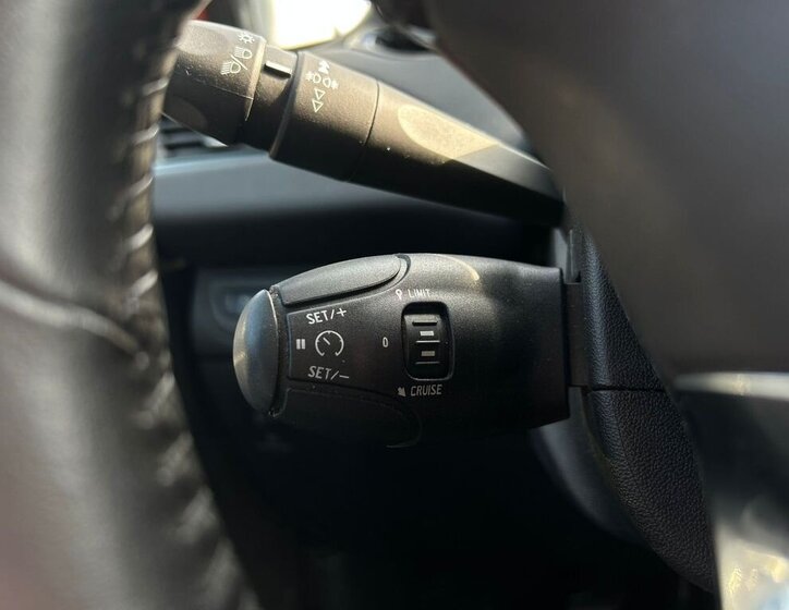 Peugeot 208 Hatchback 1,2 l 61 kw