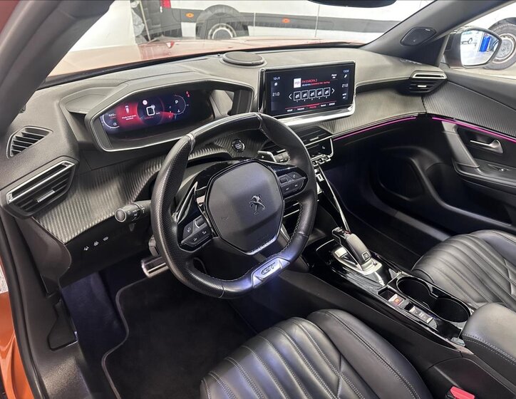 Peugeot 2008 SUV 1,2 l 114 kw