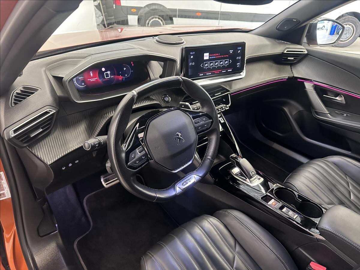 Peugeot 2008 SUV 1,2 l 114 kw